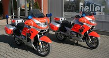Einsatzbereit nach der Komplettlackierung: Zwei Motorräder der Johanniter-Motorradstaffel